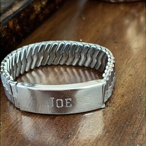 Silver Men's According Expandable Bracelet
Monogramed JOE. 70s Style Bracelet
